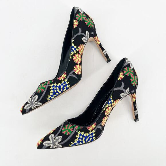 Manolo Blahnik BB 90 Black Floral Embroidered Fabric Pointed Toe Pumps IT 38 - Picture 5 of 11